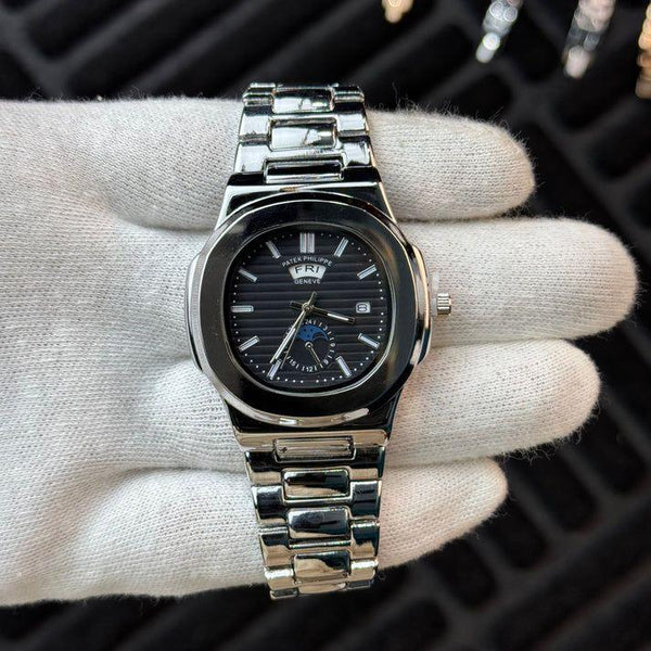 Patek Philippe Nautilus – Moon Phases Silver